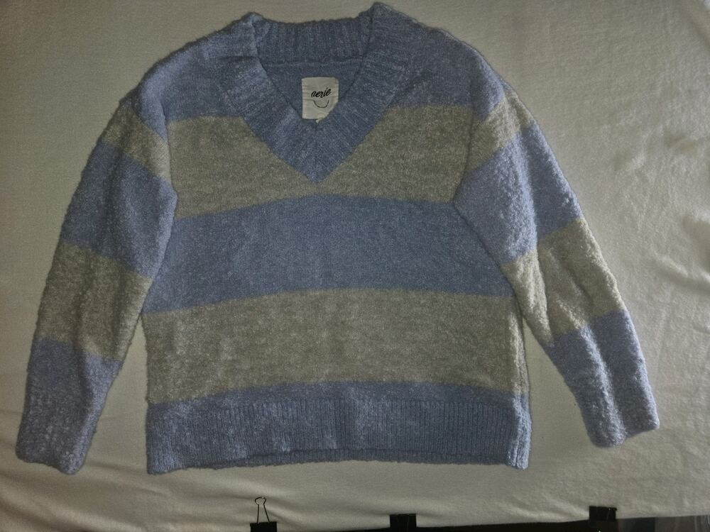 Aerie Vneck Super Fuzzy Light Blue And Grey Pullover Sweater Size M